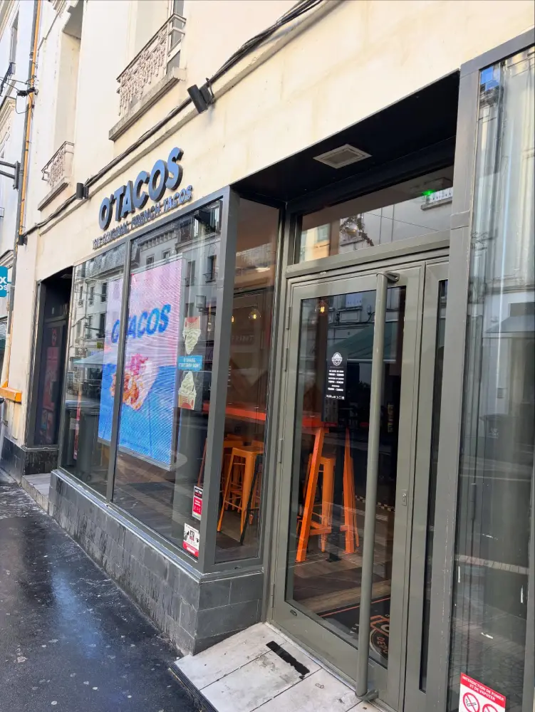 Entrée du restaurant O'Tacos